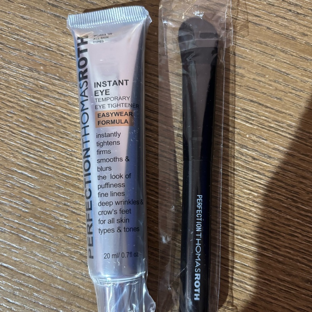 Peter Thomas Roth Tinted Instant Eye Tightener with  Applicator